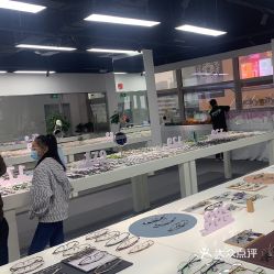 大濤配鏡 工廠直營(yíng)模式如何重塑眼鏡銷售新體驗(yàn)